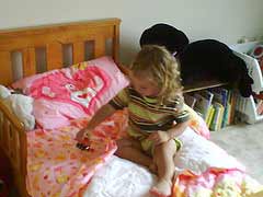 toddler girl bedding with hearts photy by wonderma